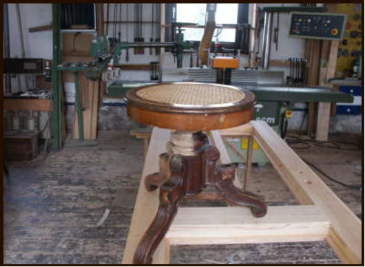 Piano stool before the restoration